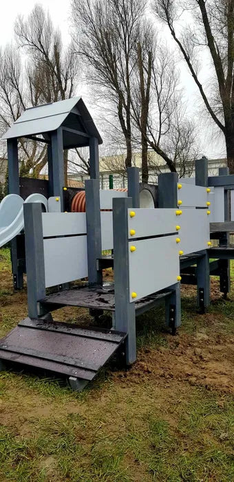 Vaikų žaidimų aikštelė "Mažiesiems"