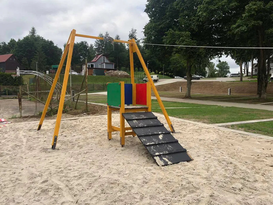 25 metrų ilgio lyninis nusileidimas "Tarzanas"