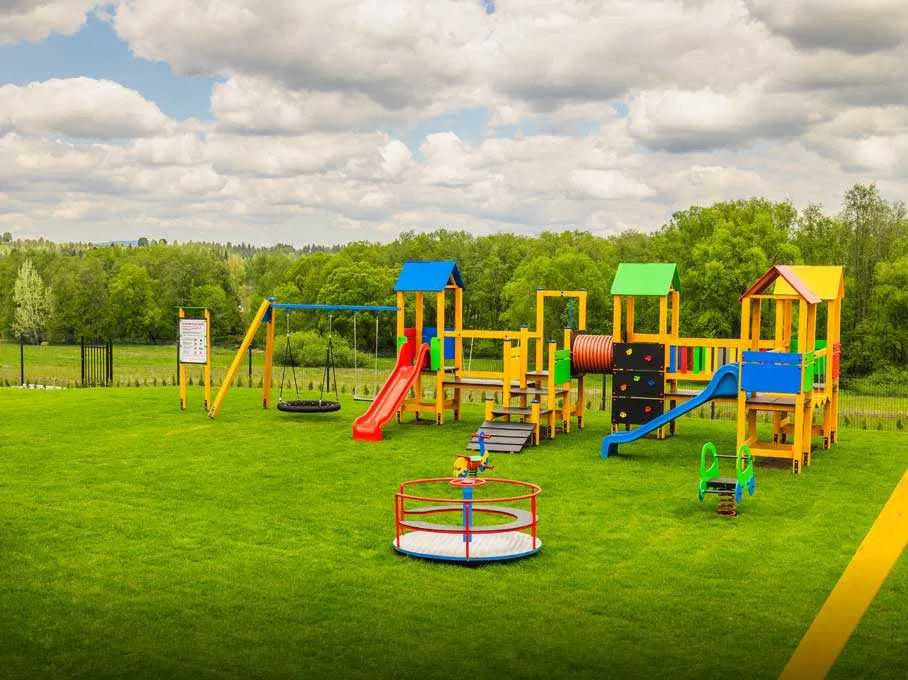 Žaidimų aikštelės kompleksas "Pasakų karalystė"